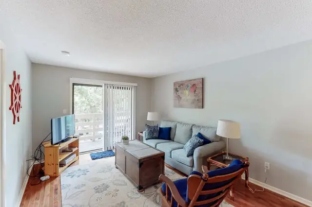 Living room at Fiddler’s Cove 15K